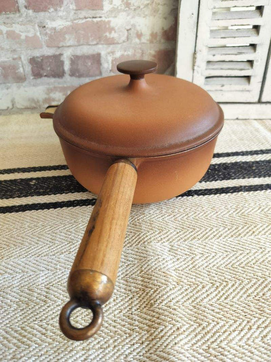 Antique Hazelnut Le Creuset Pan with lip & lid