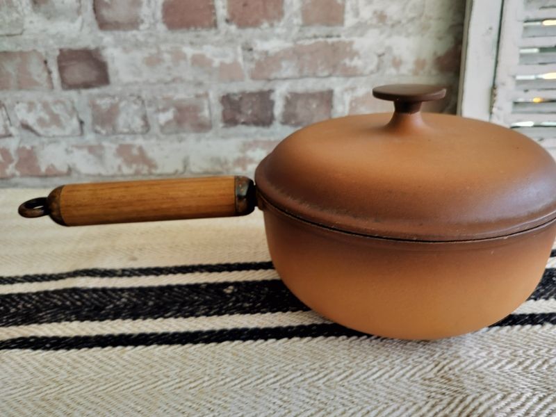 Antique Hazelnut Le Creuset Pan with lip & lid