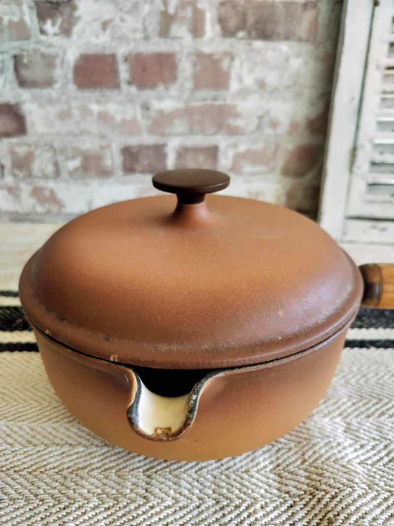 Antique Hazelnut Le Creuset Pan with lip & lid