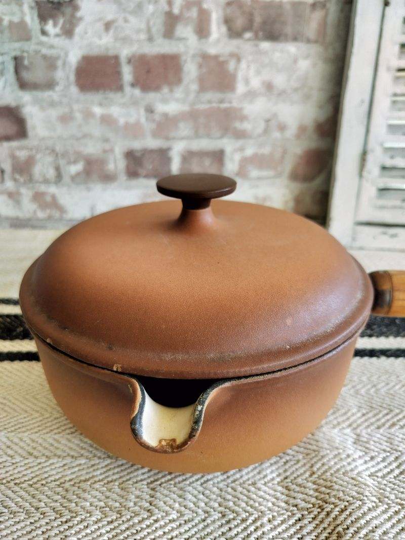 Antique Hazelnut Le Creuset Pan with lip & lid