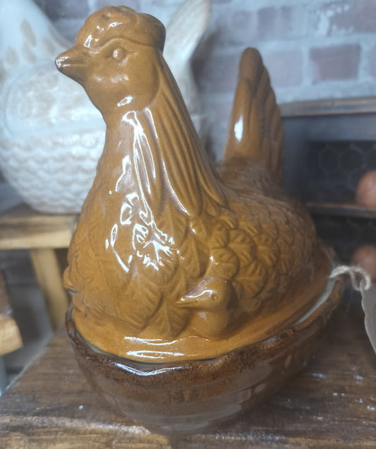 Vintage Hen on Nest by Moira Pottery