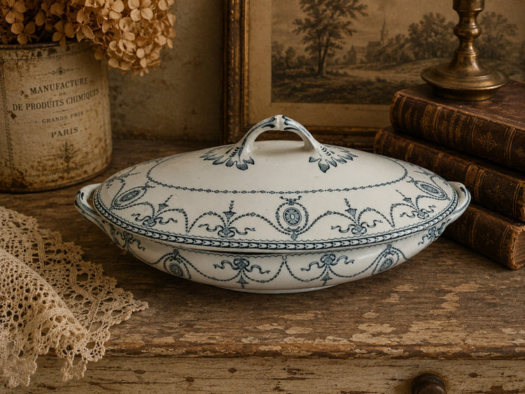 Country Cottage Living & Decor
