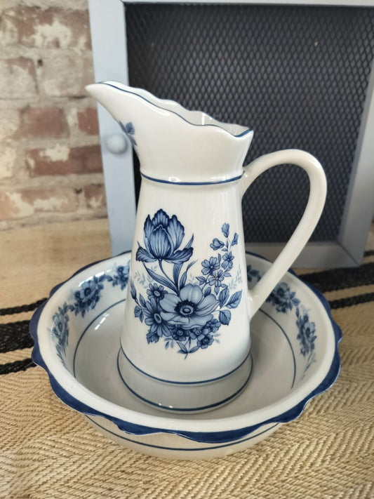 Vintage French Porcelain Bathroom Set