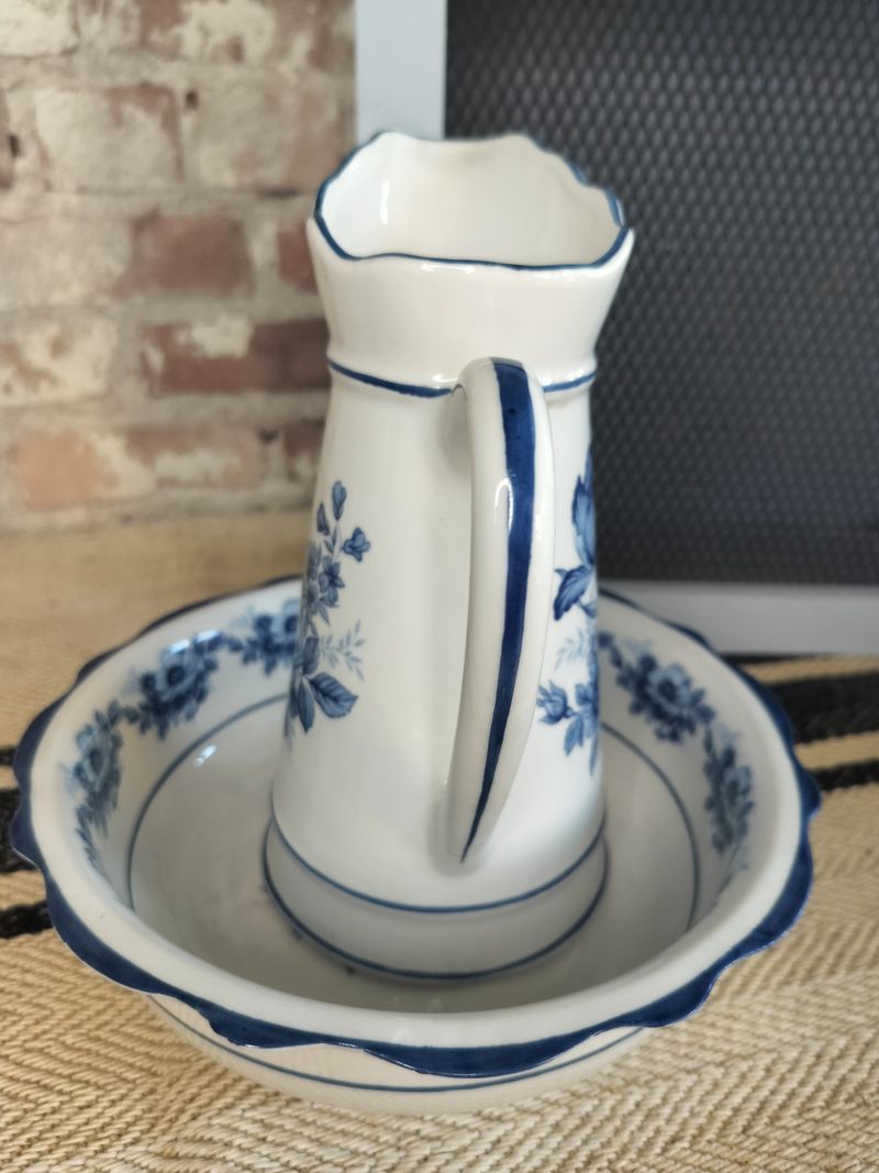 Vintage French Porcelain Bathroom Set