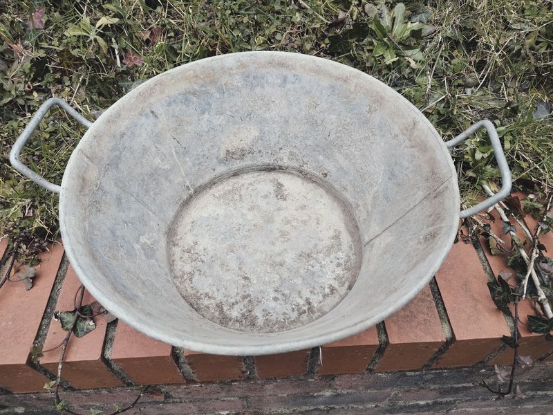 French Vintage Galvanised Wash Basin / Planter