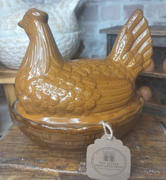 Vintage Hen on Nest by Moira Pottery